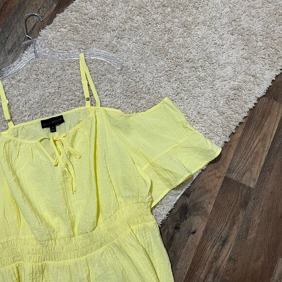 Lane Bryant 18 Yellow Crepe Cold Shoulder Flutter Sleeve Smock Peplum Top NWOT - Picture 3 of 6